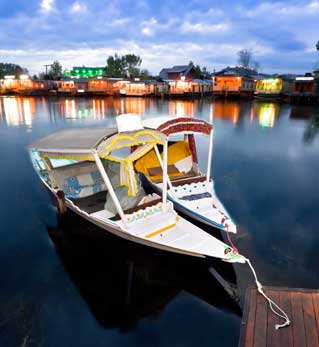 Shikara Ride at Dal/Nigeen Lake  